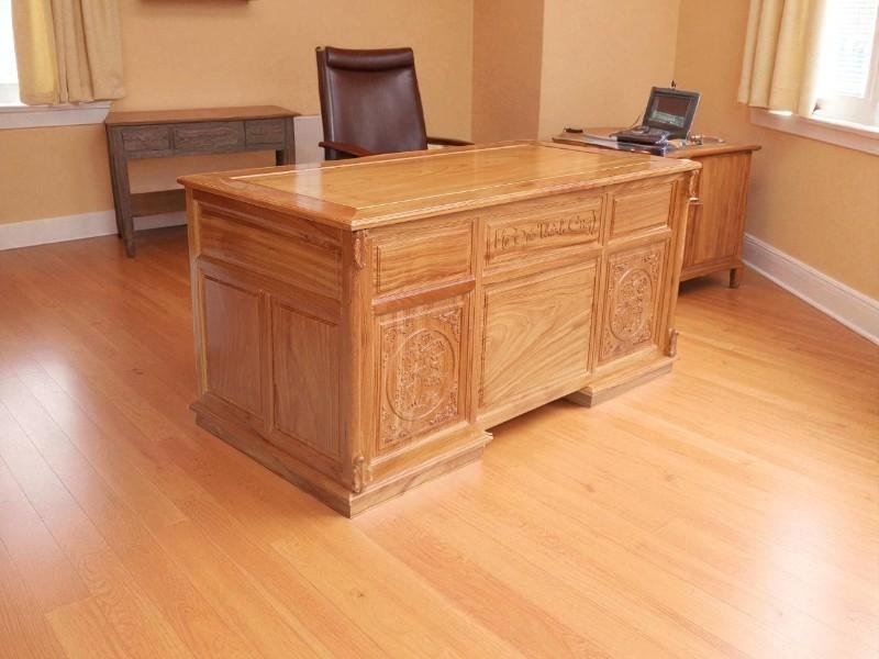 Bàn Làm Việc Văn Phòng Tại TPHCM: Hướng Dẫn Chọn Mua Và Các Mẫu Đẹp Nhất 2025 21 Bàn Làm Việc Văn Phòng Tại TPHCM 01