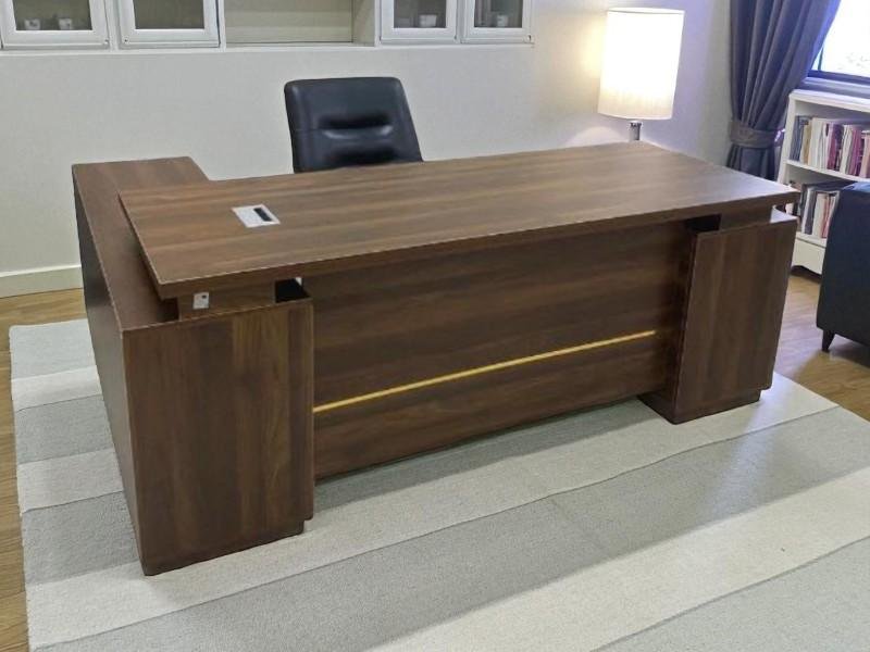 Bàn Làm Việc Văn Phòng Tại TPHCM: Hướng Dẫn Chọn Mua Và Các Mẫu Đẹp Nhất 2025 16 Bàn Làm Việc Văn Phòng Tại TPHCM