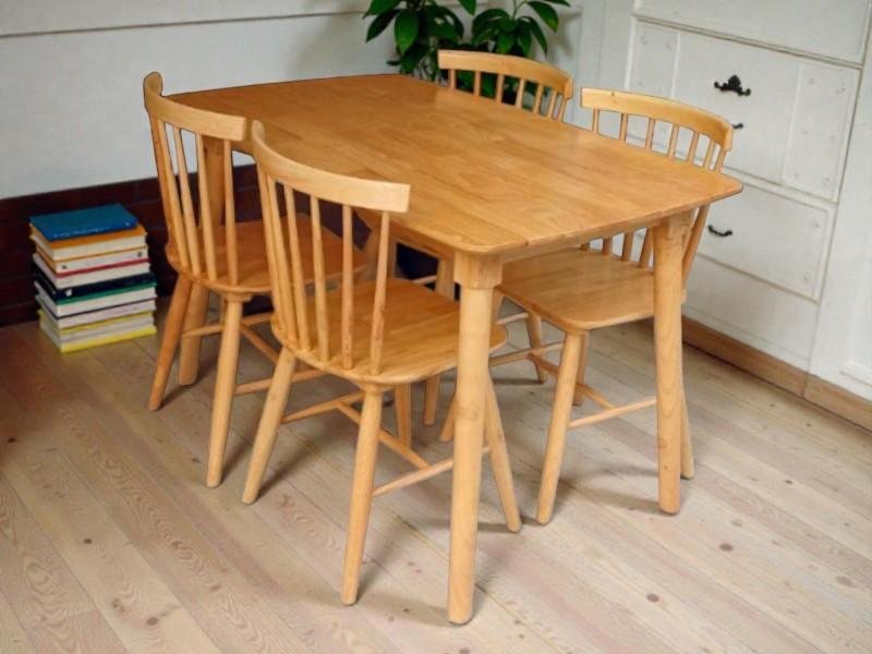 Bàn ăn gỗ tự nhiên