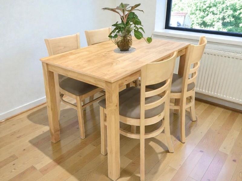 Bộ bàn ăn bằng gỗ tự nhiên