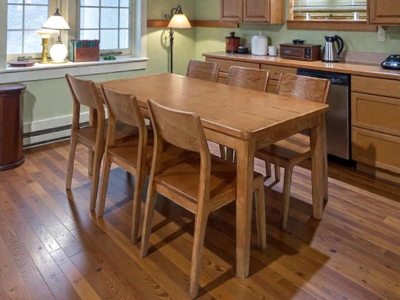 bộ bàn ăn bằng gỗ tự nhiên