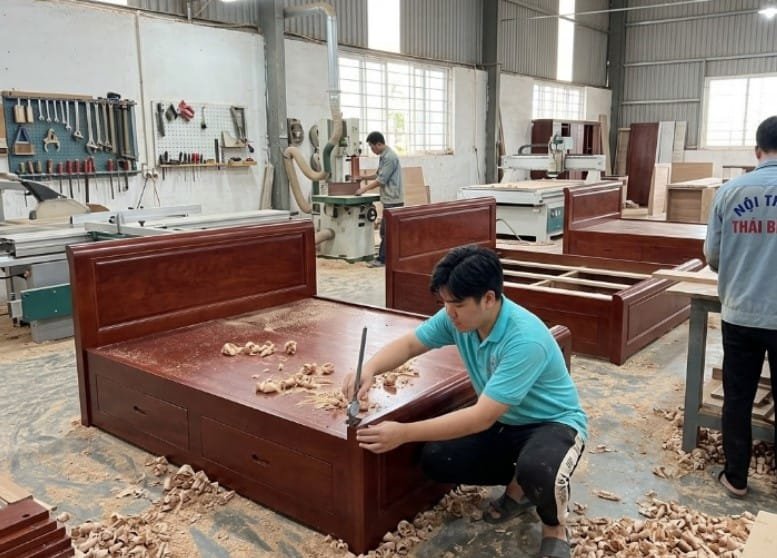 Giường ngủ gỗ hiện đại sơn màu