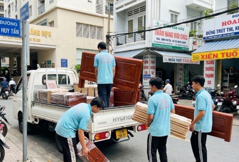 Giường ngủ gỗ sồi sơn màu óc chó giá rẻ