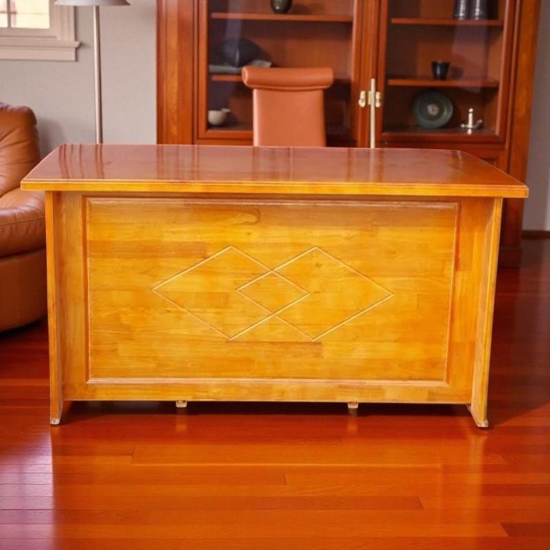 Chi tiết vân gỗ cao su tự nhiên của bàn làm việc 1m4 cao cấp