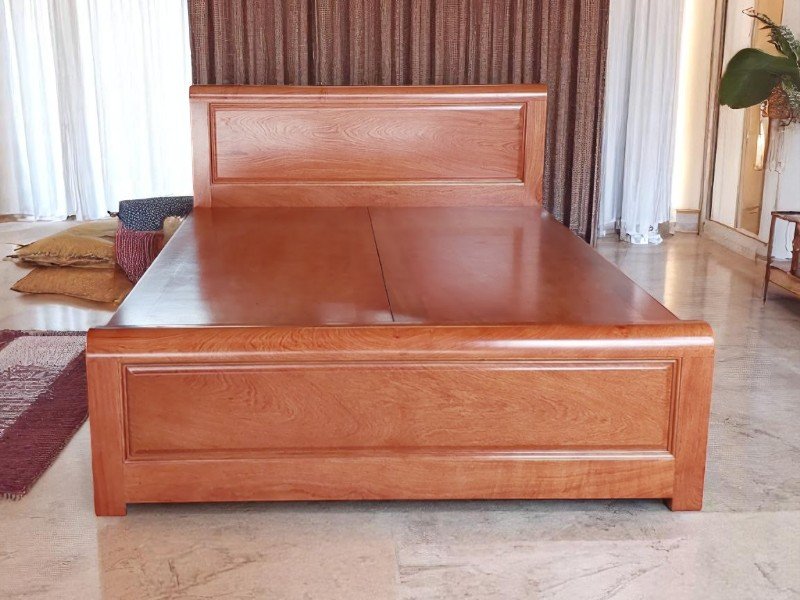 Giường gỗ hương xám