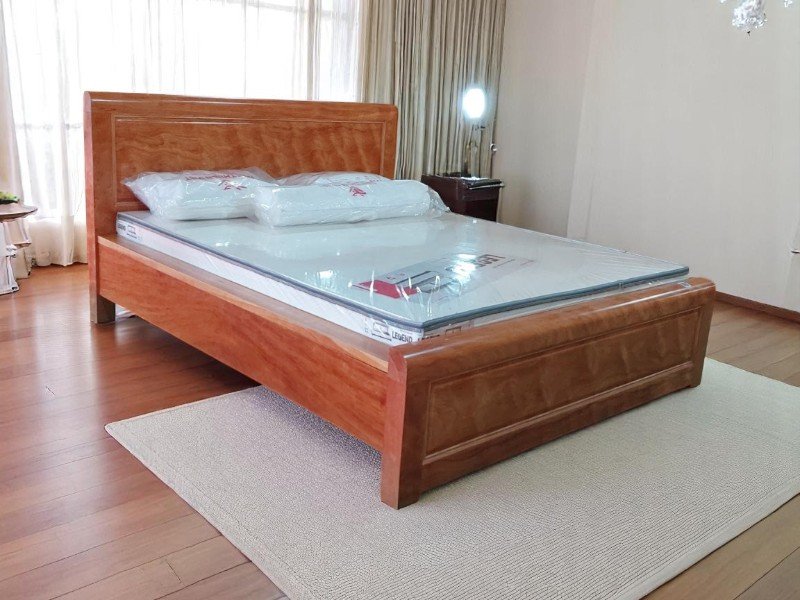 Giường gỗ hương xám