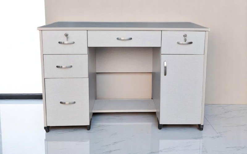 Lưu ý khi mua bàn làm việc giá rẻ