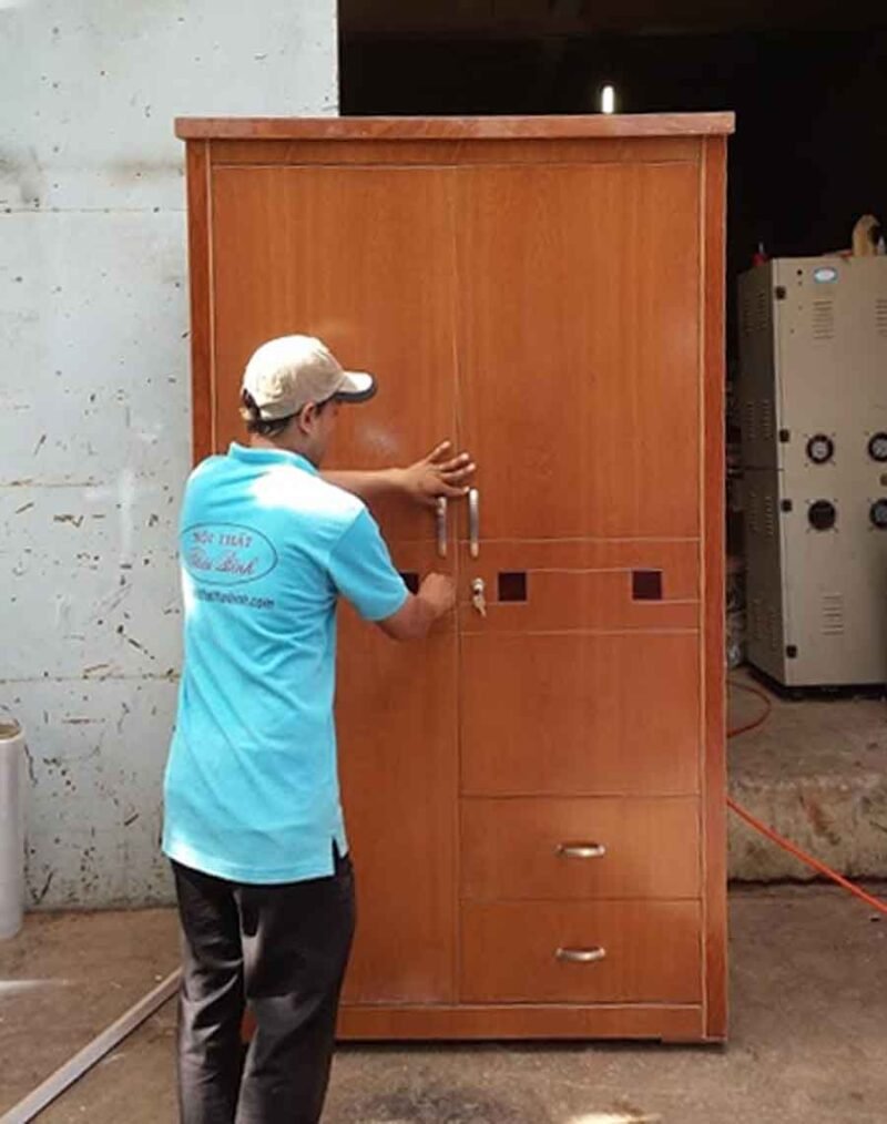 Tủ áo gỗ phủ vân gỗ xoan đào MS : 8997 - Ảnh 4