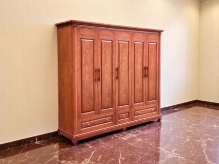 Mẹo giữ tủ quần áo không mốc