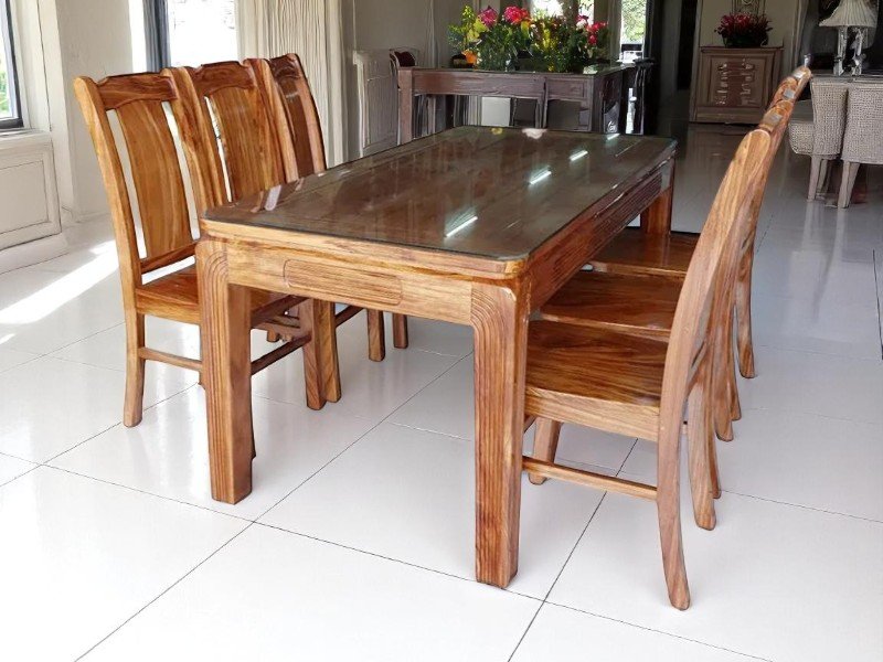 Hướng Đặt Bàn Ăn Gỗ Hợp Tuổi Dần