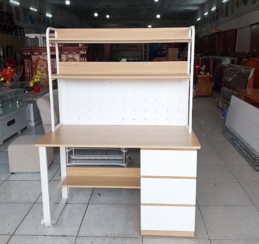 Bàn làm việc chân sắt mặt gỗ công nghiệp giá bao nhiêu