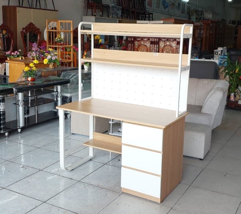 Bàn làm việc chân sắt mặt gỗ công nghiệp loại nào tốt