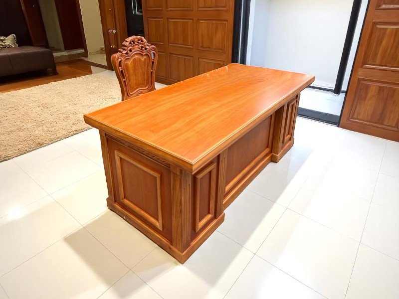 Bàn làm việc văn phòng hiện đại giá rẻ