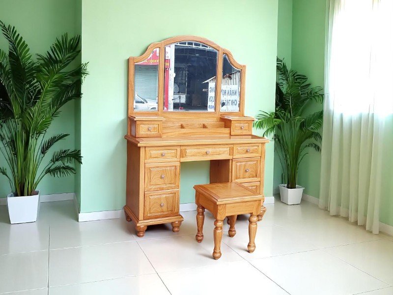 Bàn trang điểm có gương đèn led