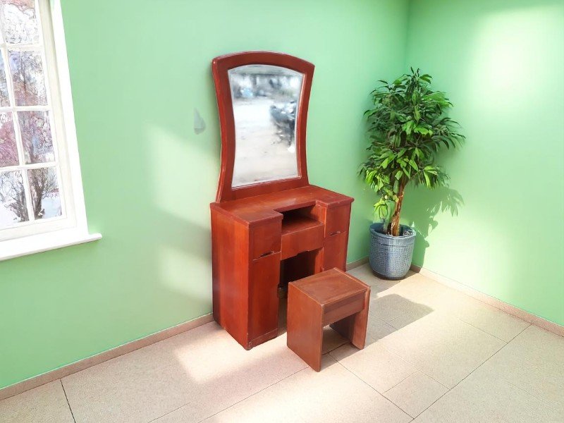 Bàn trang điểm kết hợp bàn làm việc