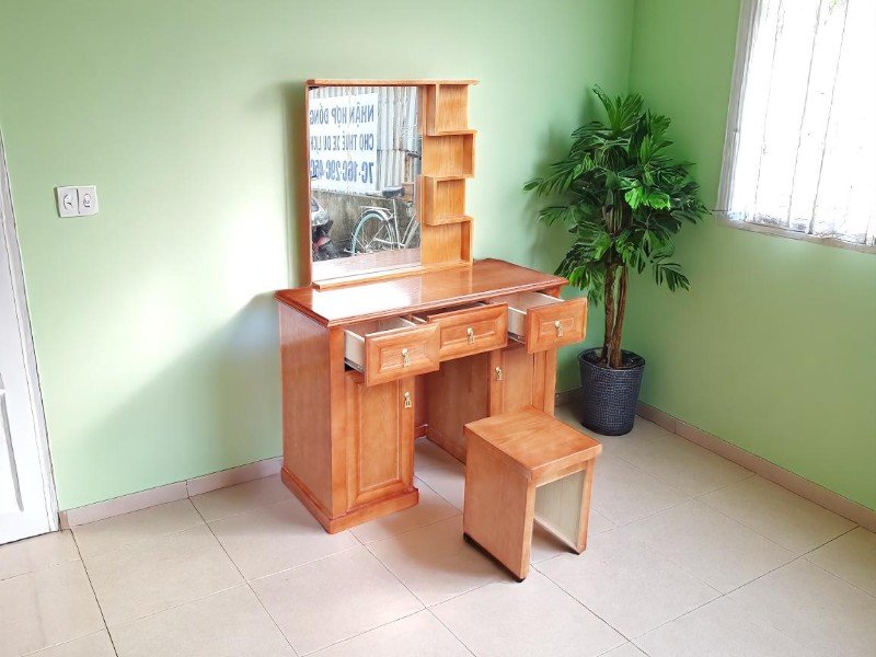 Bàn trang điểm nhỏ gọn cho phòng ngủ