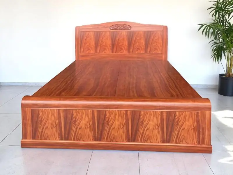 Bước khử mùi gỗ mới trên giường ngủ