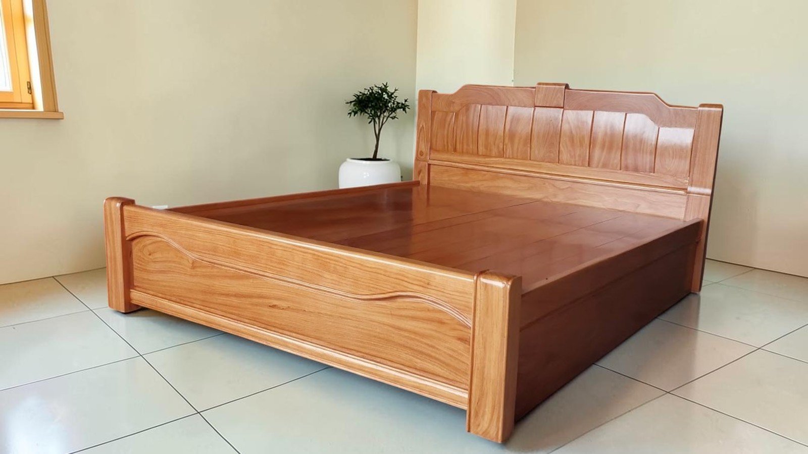 Cách bảo quản giường ngủ gỗ tự nhiên luôn mới