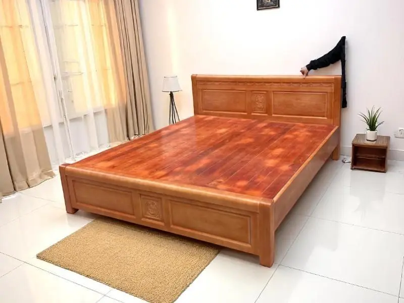 Giường gỗ tự nhiên tại Bình Thạnh giá bao nhiêu