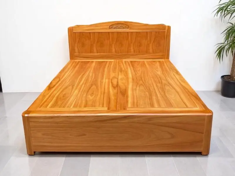 Giường ngủ gỗ xoan đào tại Hóc Môn