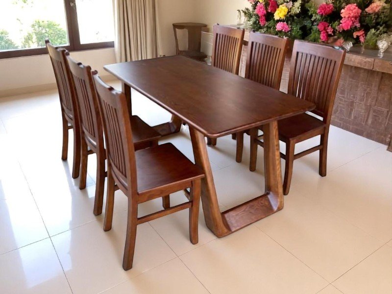 Hướng Đặt Bàn Ăn Gỗ Hợp Tuổi Tý