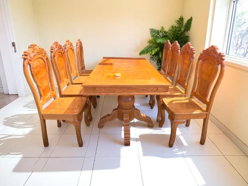 Tác dụng bàn ăn gỗ dễ phối nội thất