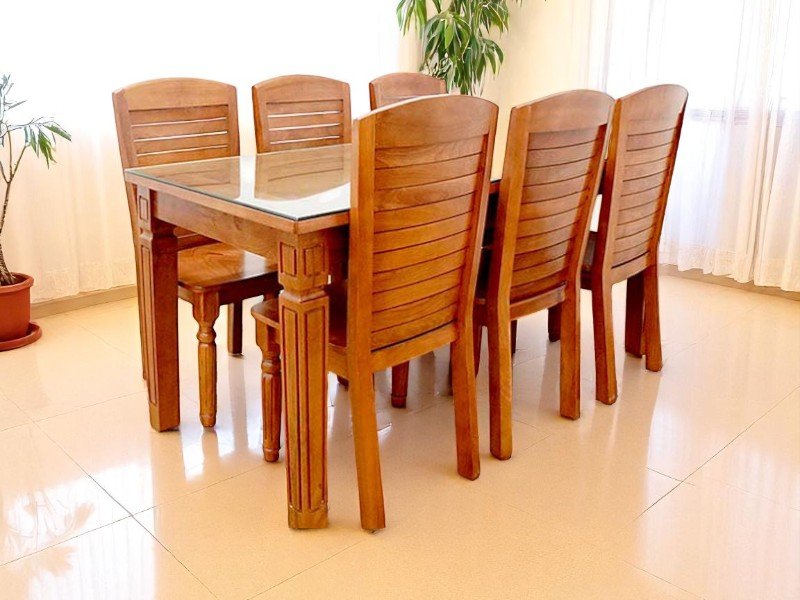 Tác dụng bàn ăn gỗ dễ phối nội thất