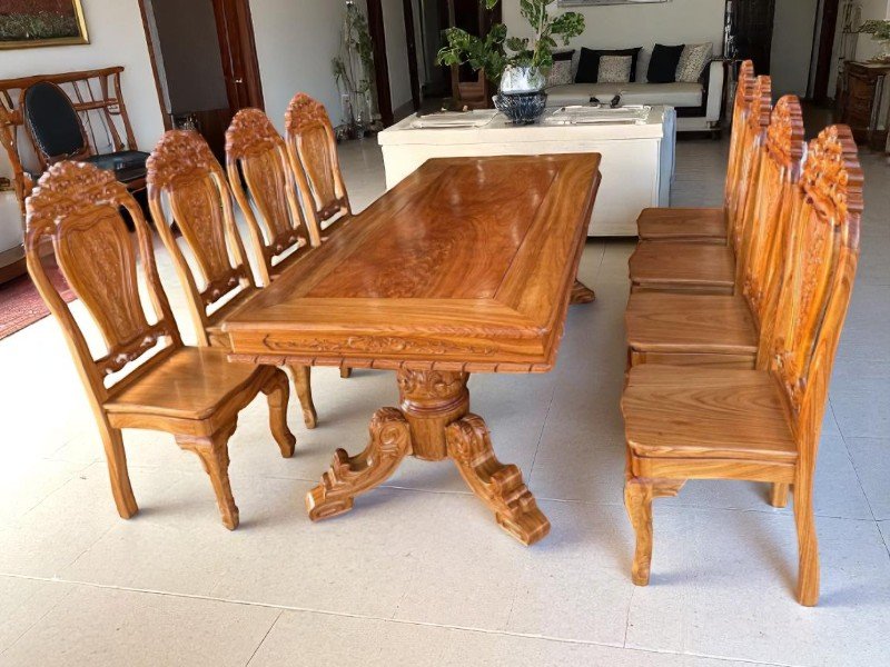 7 lợi ích khi dùng bàn ăn gỗ tự nhiên
