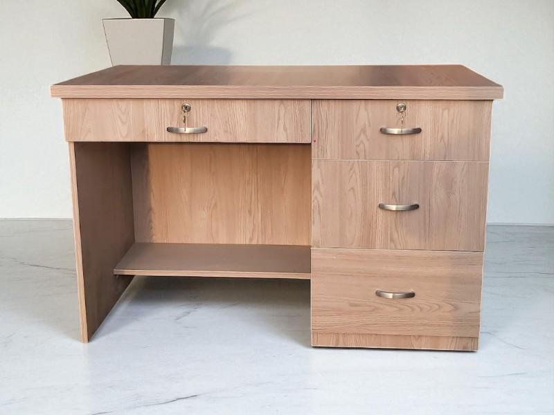 Bàn ghế làm việc tại nhà