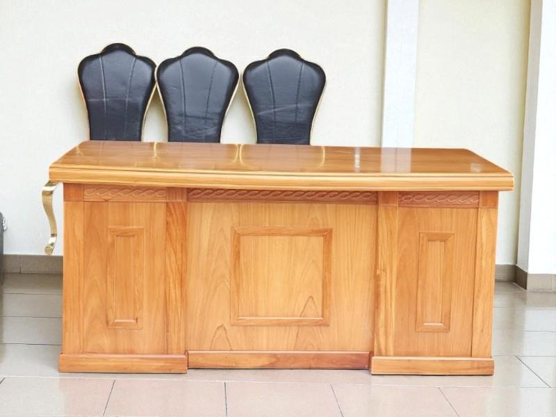 Bàn làm việc cao cấp