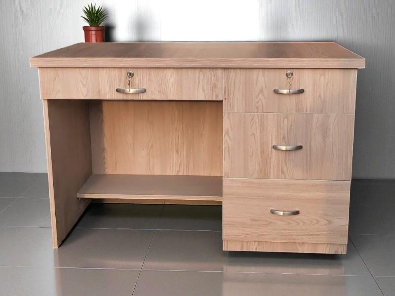 Bàn làm việc chữ Z