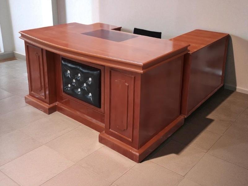 Bàn văn phòng làm việc