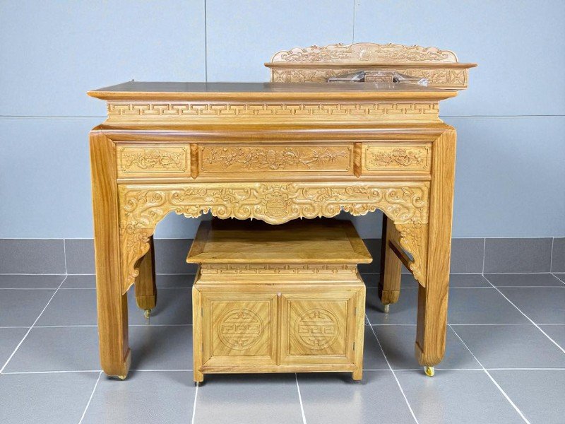 Trang trí bàn thờ