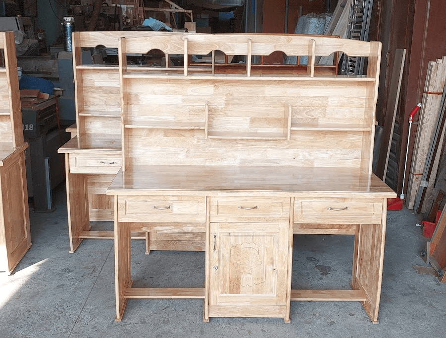 Bàn học cho 2 bé gỗ tự nhiên có kệ gỗ cao su