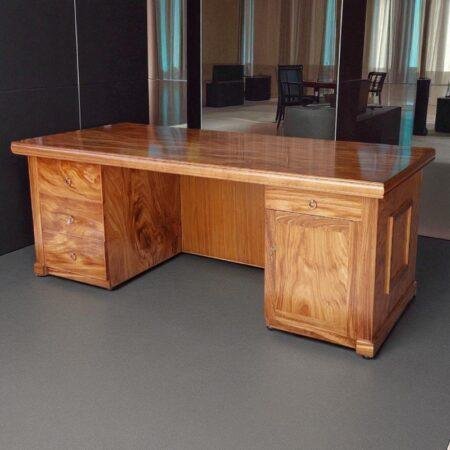 5 Mẫu Bàn Gỗ Làm Việc Văn Phòng Độc Đáo và Sang Trọng