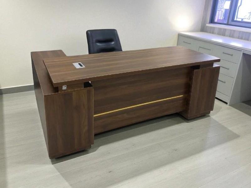 Bàn Làm Việc Ở TPHCM 2025