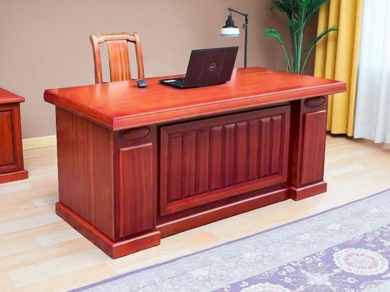 Bàn làm việc gỗ tự nhiên giá bao nhiêu?