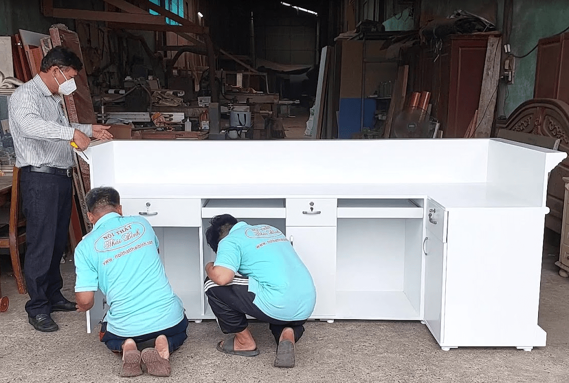 Dùng dung dịch vệ sinh chuyên dụng cho từng chất liệu