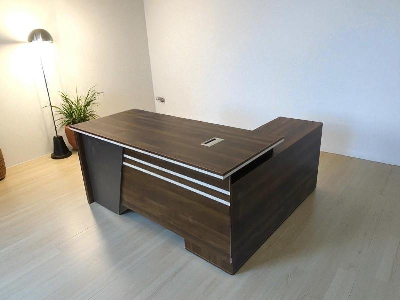 Phong Thủy Bàn Làm Việc Mệnh Kim Mang Lại Tài Lộc