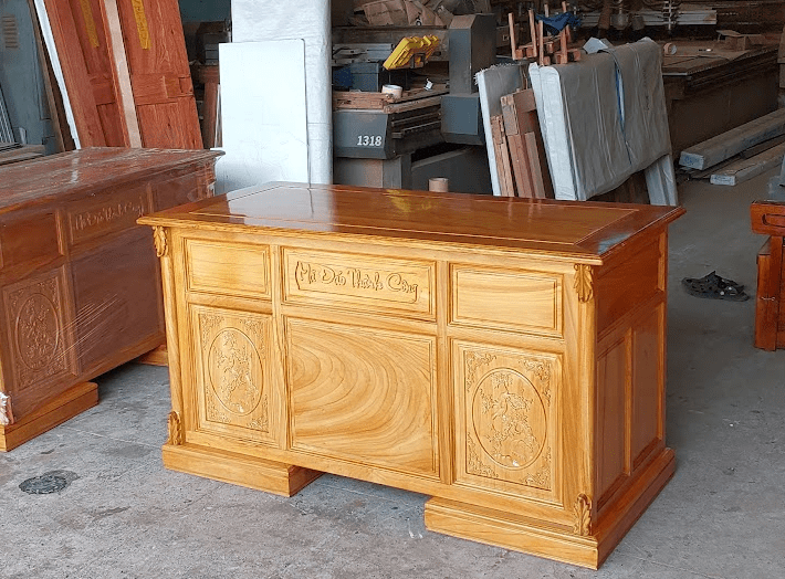 Phong thủy bàn làm việc mệnh kim