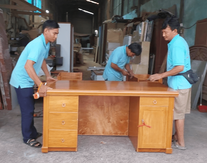 Phong thủy bàn làm việc mệnh kim