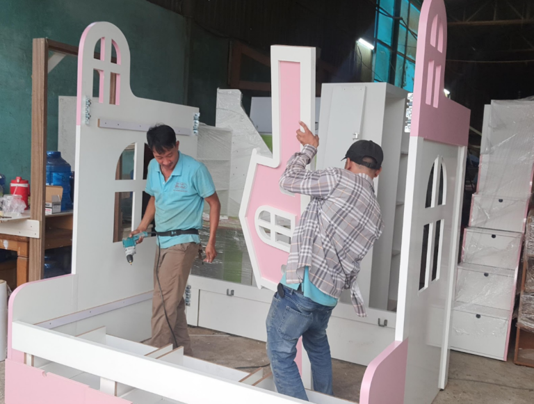 Ráp giường tầng tại đồ gỗ Thái Bình